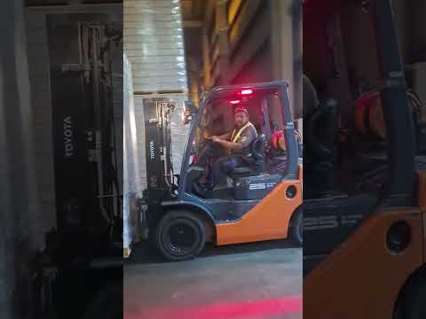 Expert Forklift Operator Gulf Experience Available for Immediate Deployment